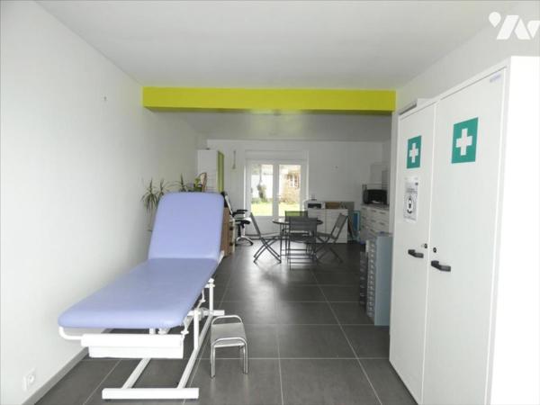 PLEYBEN- Maison avec local professionnel