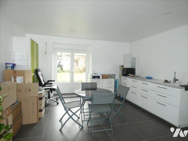 PLEYBEN- Maison avec local professionnel