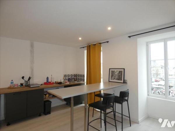 PLEYBEN- Maison avec local professionnel