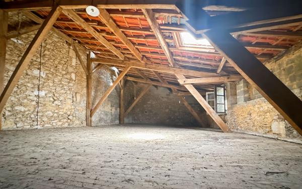 Maison à vendre    1 pièce • 154 m2 Agonac