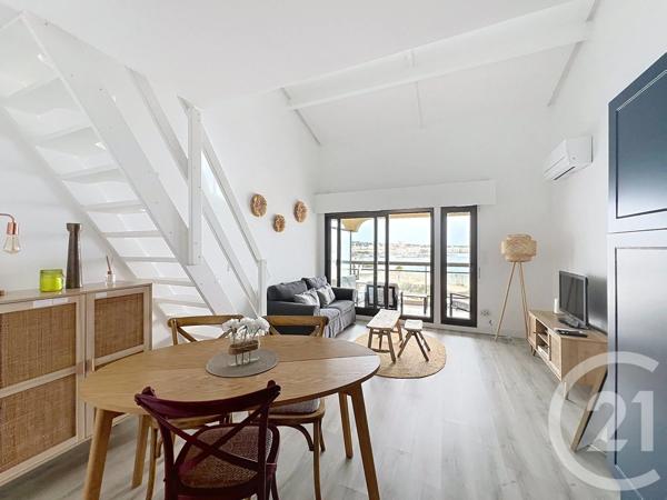 Appartement T2 à vendre  2 pièces - 38 m 2   FREJUS  - 83