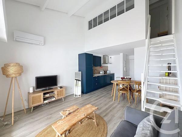 Appartement T2 à vendre  2 pièces - 38 m 2   FREJUS  - 83