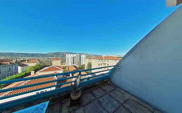 Appartement à louer    4 pièces •  Valence