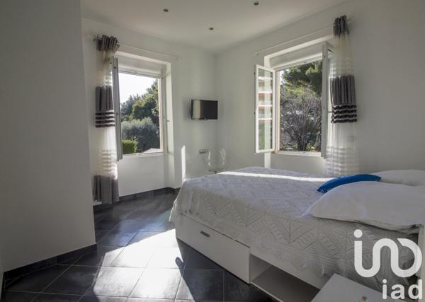 Maison à vendre 7 pièces 245 m² Cagnes-sur-Mer