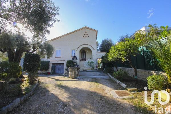 Maison à vendre 7 pièces 245 m² Cagnes-sur-Mer