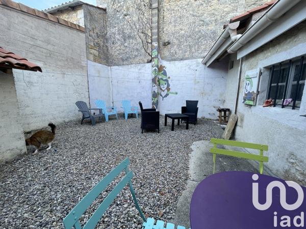 Maison à vendre 11 pièces 280 m² Saint-Genis-de-Saintonge