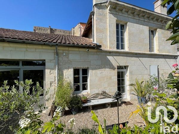 Maison à vendre 11 pièces 280 m² Saint-Genis-de-Saintonge