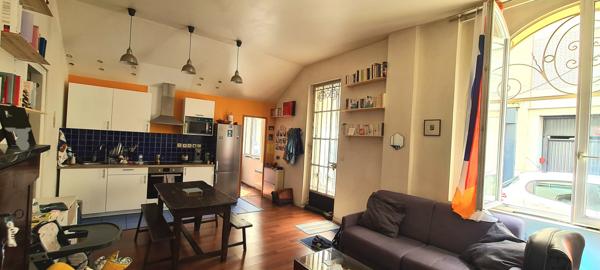 Paris (75019) Grand 2 pièces au rdc, possibilité profession libérale