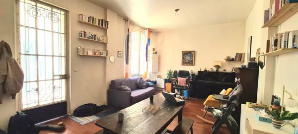 Paris (75019) Grand 2 pièces au rdc, possibilité profession libérale