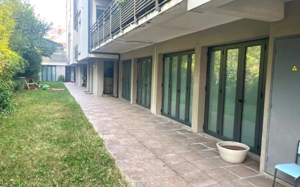 Appartement à vendre    2 pièces • 72,02 m2 Montreuil