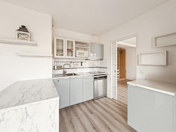 À Vendre Appartement T2 40m2 + terrasse de 40m2 + place de parking en sous sol dans le 14eme