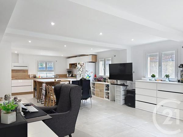 Maison à vendre  8 pièces - 215 m 2   VILLENEUVE LES MAGUELONE  - 34