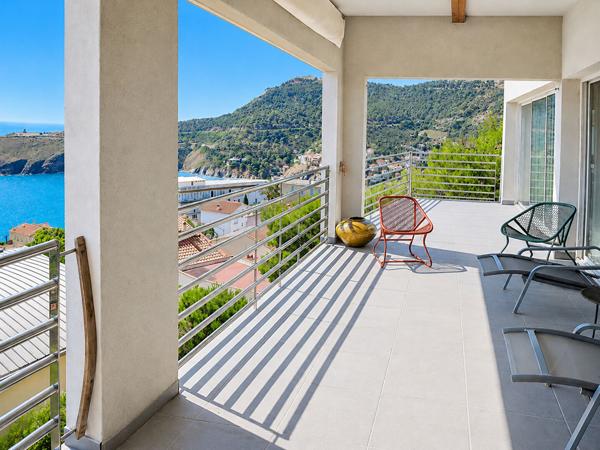CERBÈRE VILLA CONTEMPORAINE AVEC VUE MER PANORAMIQUE