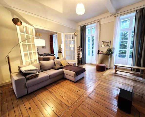 APPARTEMENT LAVAL T3- T4 avec jardin