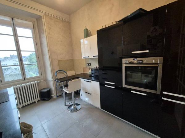 APPARTEMENT LAVAL T3- T4 avec jardin