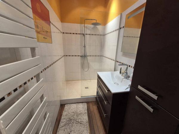 APPARTEMENT LAVAL T3- T4 avec jardin