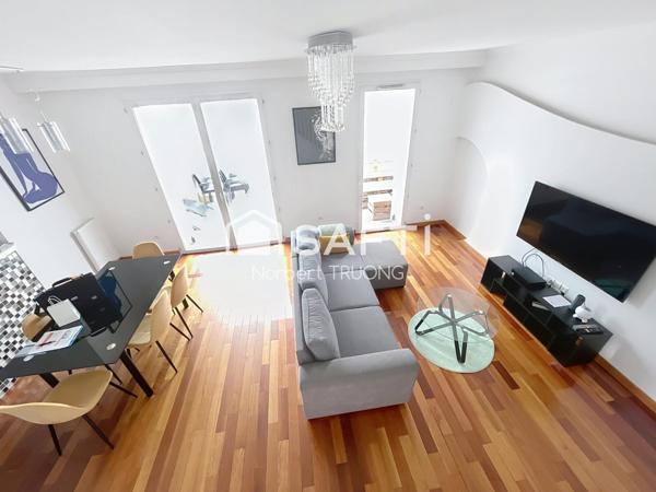 BORDS DE SEINE - DERNIER ÉTAGE - DUPLEX - TERRASSE