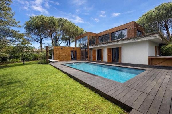 Mérignac centre Maison style californien – 240 m² – Piscine – Forêt