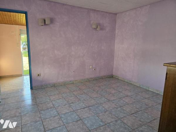 PLAIN PIED type longère  - 2 chambres + bureau - jardin - garage