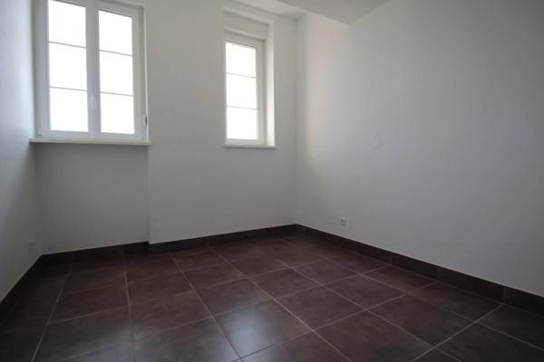 Dpt Moselle (57), ZIMMING appartement T5 de 93,98 m² avec cave et garage