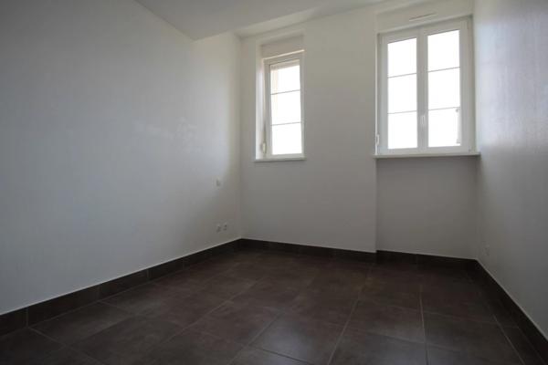 Dpt Moselle (57), ZIMMING appartement T5 de 93,98 m² avec cave et garage