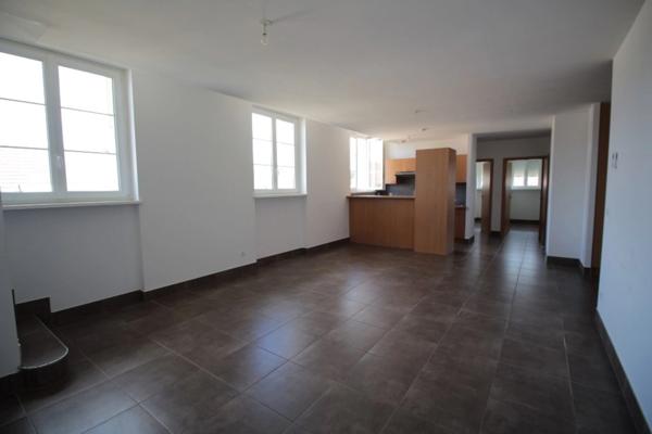 Dpt Moselle (57), ZIMMING appartement T5 de 93,98 m² avec cave et garage