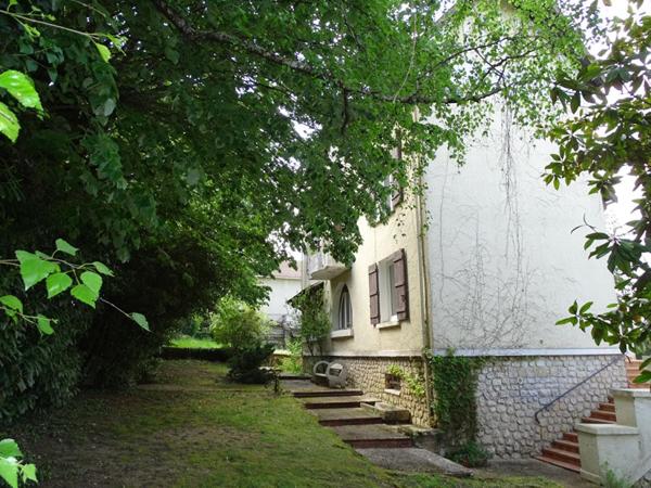 Maison Thenon 4 pièce(s) 131 m2