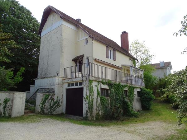 Maison Thenon 4 pièce(s) 131 m2
