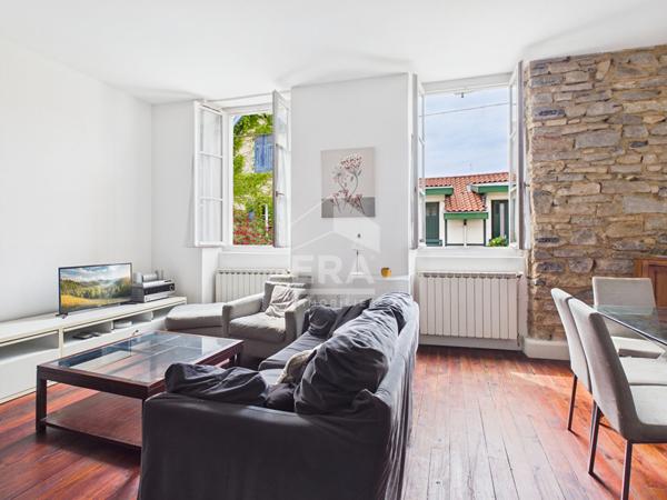 Vente - Biarritz Centre  -  charmant T3 en duplex avec cave