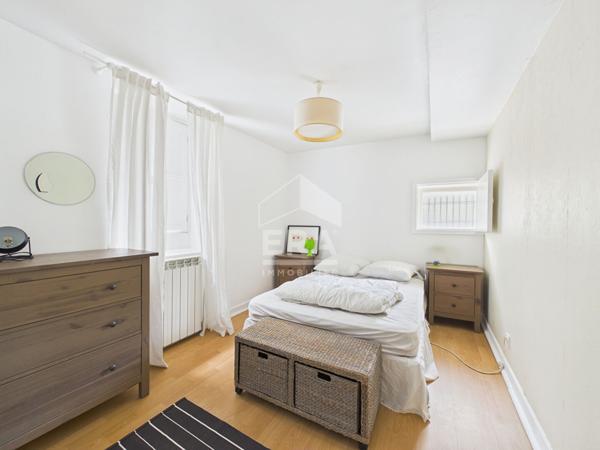 Vente - Biarritz Centre  -  charmant T3 en duplex avec cave