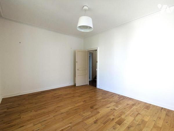 NANTES SAINT-DONATIEN - MAISON FAMILIALE DE CARACTERE 10 PIECES - 6 CHAMBRES AVEC JARDIN ET PARKINGS