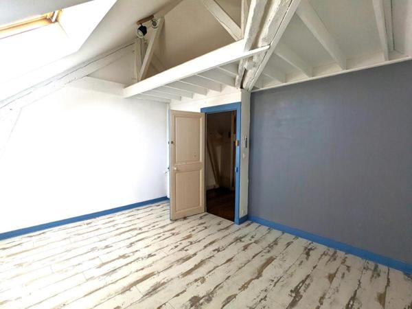 NANTES SAINT-DONATIEN - MAISON FAMILIALE DE CARACTERE 10 PIECES - 6 CHAMBRES AVEC JARDIN ET PARKINGS