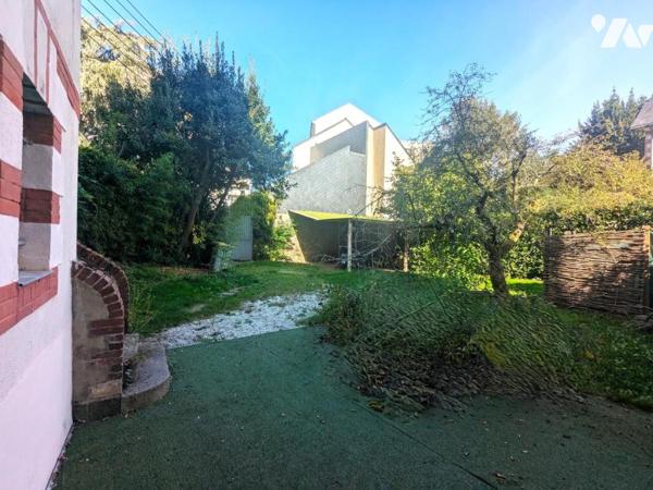 NANTES SAINT-DONATIEN - MAISON FAMILIALE DE CARACTERE 10 PIECES - 6 CHAMBRES AVEC JARDIN ET PARKINGS