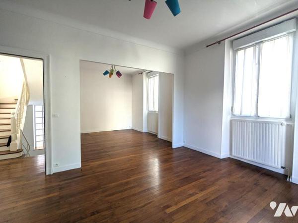 NANTES SAINT-DONATIEN - MAISON FAMILIALE DE CARACTERE 10 PIECES - 6 CHAMBRES AVEC JARDIN ET PARKINGS