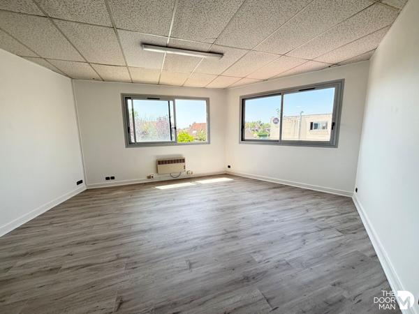 Bureau - À louer - 87 m² - COIGNIERES | The Door Man