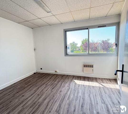 Bureau - À louer - 87 m² - COIGNIERES | The Door Man