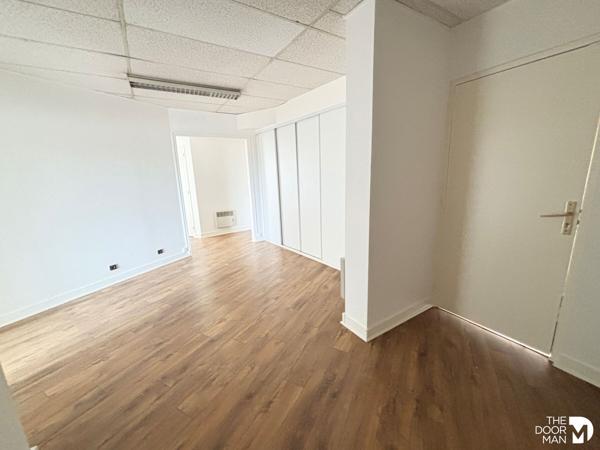 Bureau - À louer - 87 m² - COIGNIERES | The Door Man