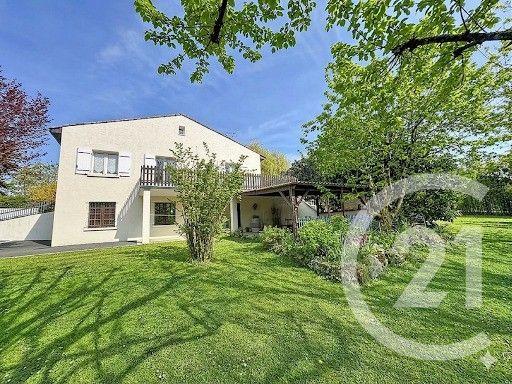 Maison à vendre  5 pièces - 127 m2 ST MICHEL - 16