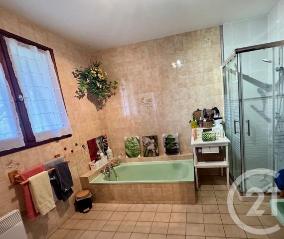 Maison à vendre  5 pièces - 127 m2 ST MICHEL - 16