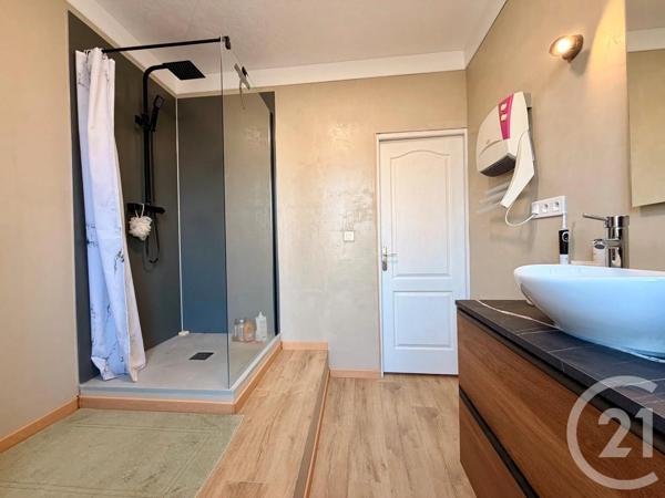 Appartement T4 à vendre  4 pièces - 106 m 2   LE PONT DE BEAUVOISIN  - 38