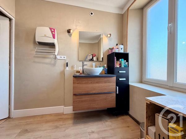 Appartement T4 à vendre  4 pièces - 106 m 2   LE PONT DE BEAUVOISIN  - 38