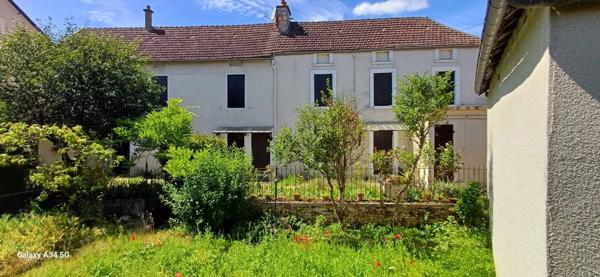 Maison de caractère de 1885, un bien unique, empreint d'histoire et de charme au coeur de Lézinnes 89160 : 167m2 habitable