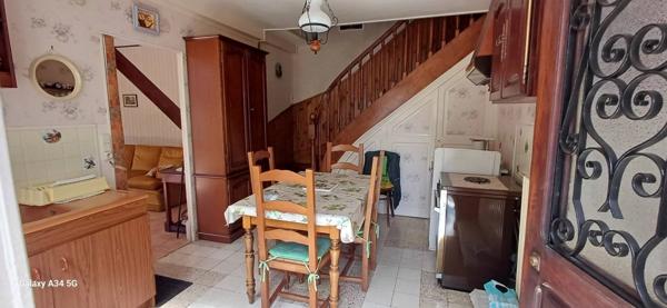 Maison de caractère de 1885, un bien unique, empreint d'histoire et de charme au coeur de Lézinnes 89160 : 167m2 habitable