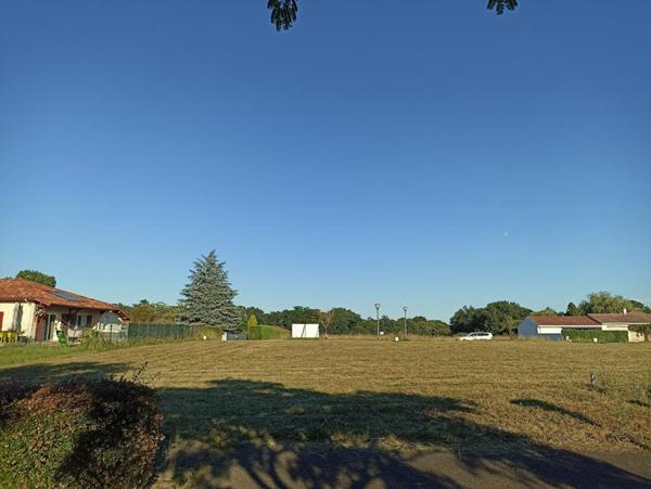 Terrain Poyanne 870 m2