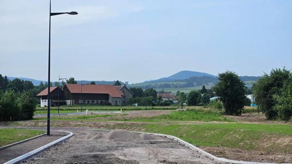 CORCIEUX - TERRAIN À VENDRE  - PLAT - VIABILISE -