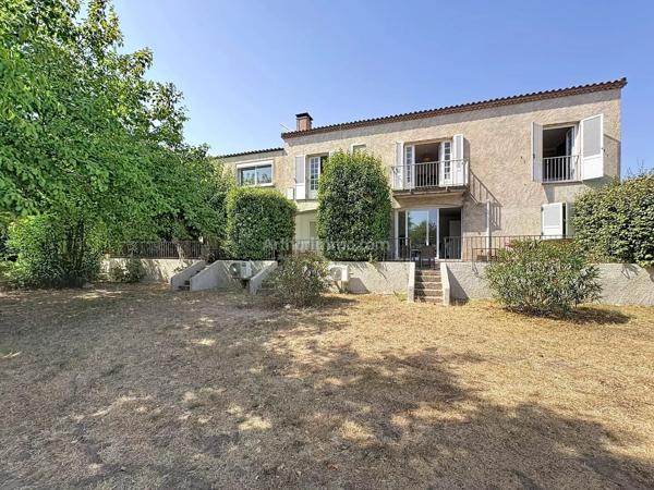 Vente                                                      Propriété
                        
                     9 pièces                      319 m2                     à Calvi