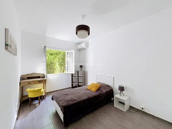 Vente                                                      Propriété
                        
                     9 pièces                      319 m2                     à Calvi