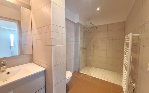 Maison à vendre    2 pièces •  Médis