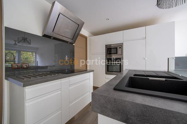 Vente
                Appartement69,66 m² - 3 Pièces -
                    NARBONNE (11100)
