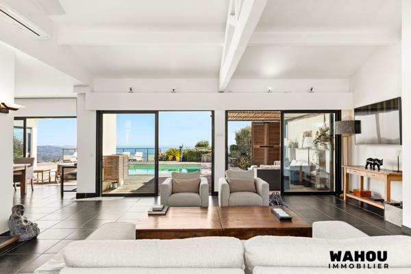 Villa d’architecte d’exception avec vue panoramique sur la baie de Cannes